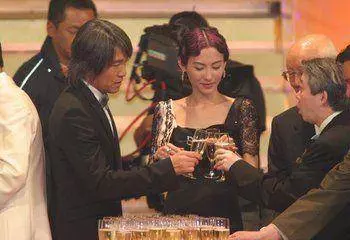 謝賢不再低調,坦言道出張柏芝三胎生父,狄波拉:王菲呢?
