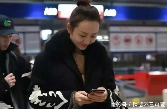 看完32歲楊冪素顏照,再看36歲王鷗素顏,網友:差距一目了然!