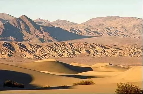 地球上最熱的五個地方!全球最熱第一名表面溫度高達71℃?!直接燒燙傷!