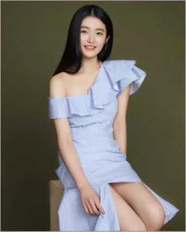 林青霞的「女兒」,長相簡直美呆了,網友:仿佛看到林青霞年輕的模樣!