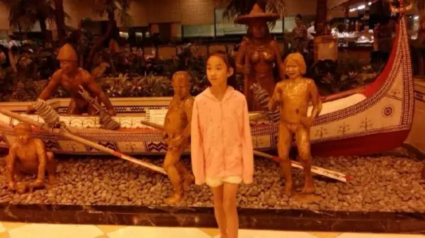 丁國琳女兒遺傳媽媽「逆天長腿」!雖被生父拋棄,但長大後基因強大,不輸名模!