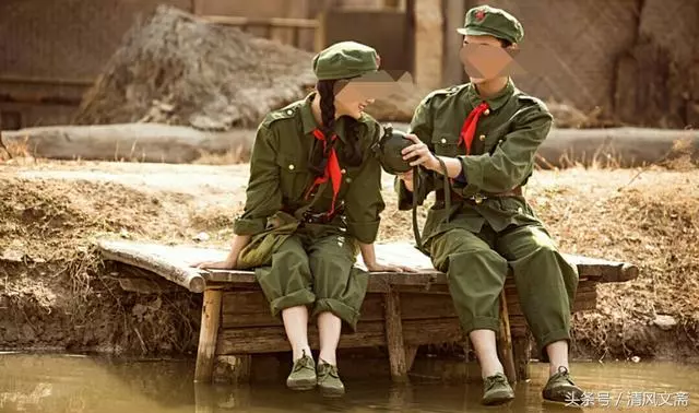 父親娶拾荒女人為妻,後媽卻不讓兩繼子參加父親葬禮,一段往事揭開女人神秘身份
