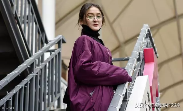 兒媳,你看你長相收入樣樣不如我兒子,憑什麼要求他做家務