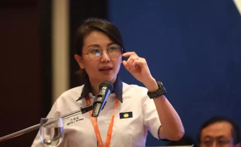 馬青美女 放話 給數名千萬富翁火箭領袖