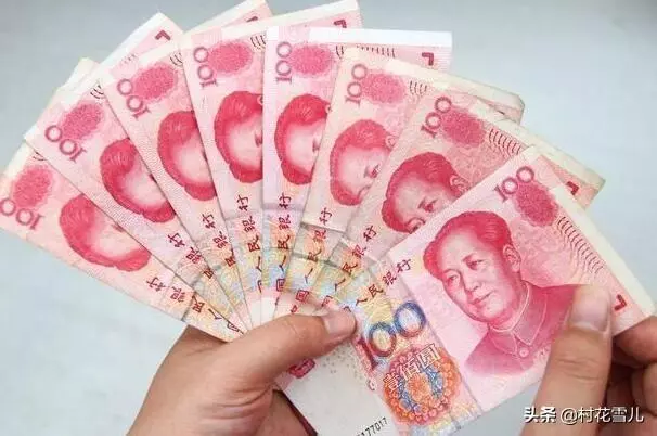 弟弟供他上大學,結婚時來借兩萬,聽到老婆的話,男子想離婚了