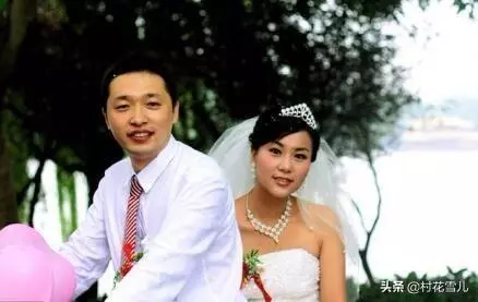 婆婆來伺候月子,女子把她趕走,打開衣櫃後,她淚如雨下