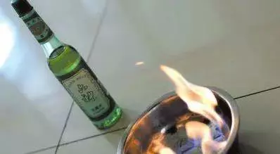 難怪花露水在國外賣那麼火,看完這3大妙用,趕緊回家買一瓶!