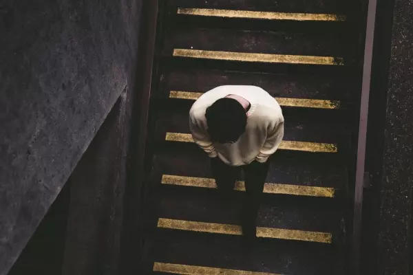 不用理會,他人的「唾沫橫飛」:是「獅子」,就不會回頭聽「瘋狗亂吠」..!