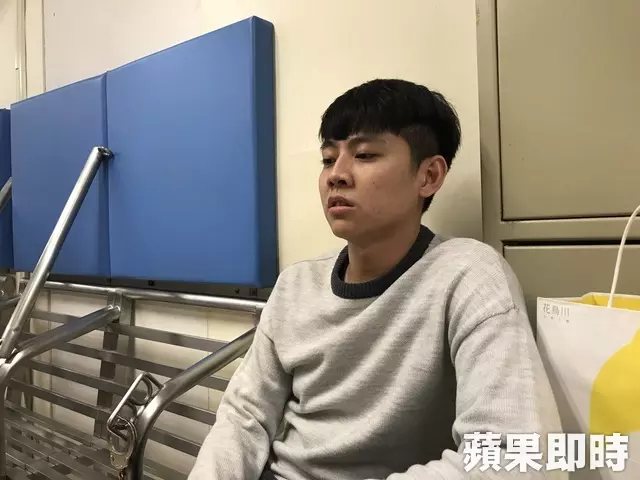 24歲年輕帥警為救父「捐出54%的肝」 痛到下不了床「1個月後重返崗位」燦笑:再痛都值得!