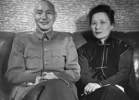 宋美齡有個難以啟齒的惡習,任何丈夫都不能容忍,可蔣介石卻忍下了!