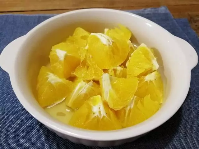 冰糖蒸橙子的功效和作用居然這麼大!老人和小孩的冬季保健美食!