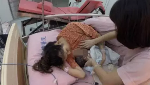 24歲產婦生孩子 「砰」地一聲,出來的卻不是寶寶,丈夫懵了!