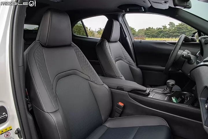 Lexus UX250h 跨界油電新貴報到!目標直指新興頂客消費族群!