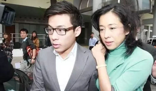 她是郭晶晶的婆婆,史上最美港姐,兩度嫁豪門卻不被名利束縛
