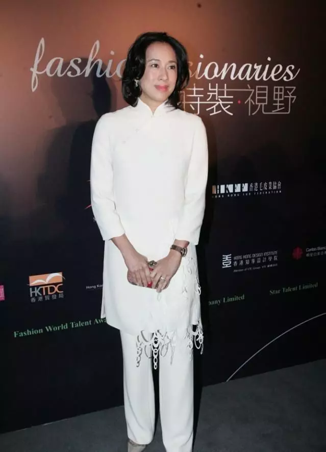 她是郭晶晶的婆婆,史上最美港姐,兩度嫁豪門卻不被名利束縛