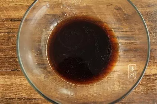 適合過年吃的紅糖發糕,不揉面不發酵,簡單幾步就做好,特美味