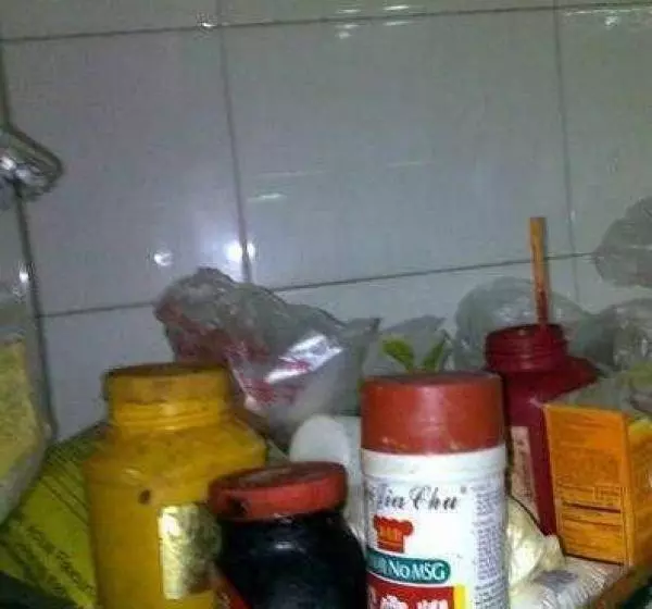 少在外面吃飯一位廚師冒死拍攝的圖片看完後你絕對會感謝我的。