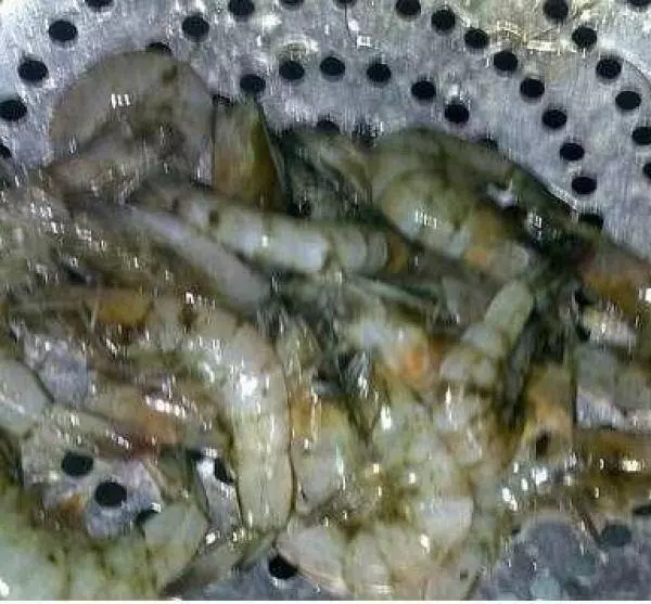 少在外面吃飯一位廚師冒死拍攝的圖片看完後你絕對會感謝我的。