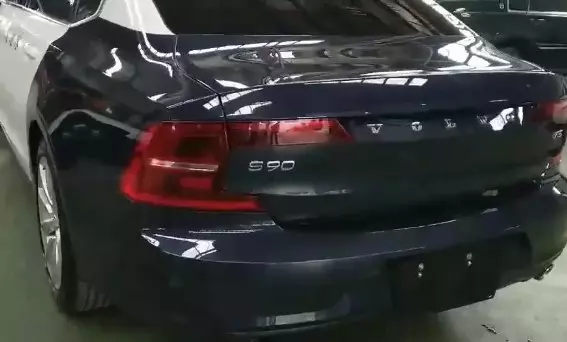金價五告力!車廠驚見「瑞典坦克」警用車 網友狂讚:光看車頭壞人就嚇壞!