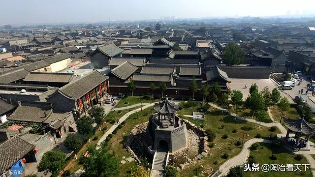 這座古城當年差點被拆了,因沒錢而暫停,現在旅遊年收入150億