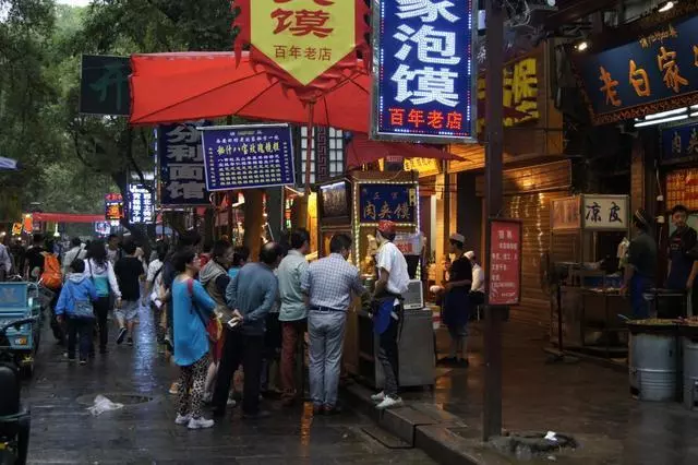 中國最「坑」的3條美食街,又貴又不好吃,你去過嗎?