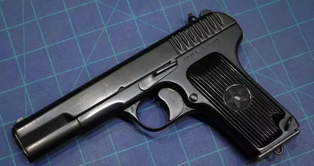 美軍幾乎人手一把手槍,為什麼中國不是這樣?主要有三個原因