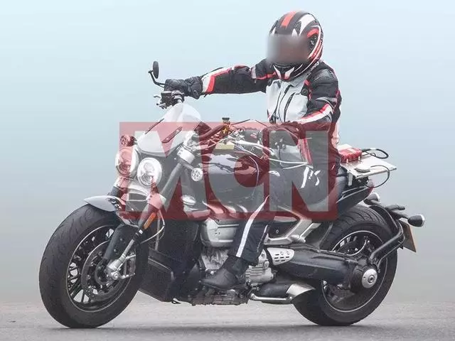 排量2500cc!馬力160匹!史上最大排量巡航車諜照流出