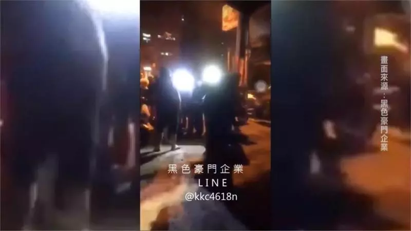 女童遭虐死!民眾包圍警局討公道爆口角