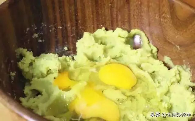 2個地瓜,2個雞蛋,加在一起外酥里嫩,一頓一盤不夠吃