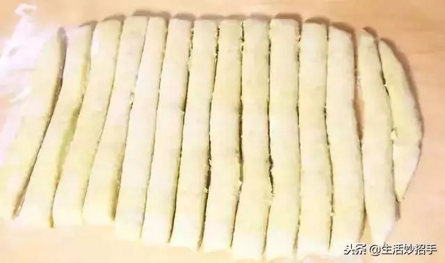 2個地瓜,2個雞蛋,加在一起外酥里嫩,一頓一盤不夠吃