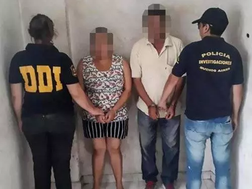 父母為省月租 扒光女兒衣服給房東睡