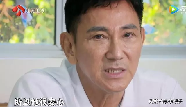 吳尊淚問:「媽走了,怎麼熬過來的?」 72歲爸坦承「靠鎮定劑入睡」逼哭萬人:相信她沒遺憾了...