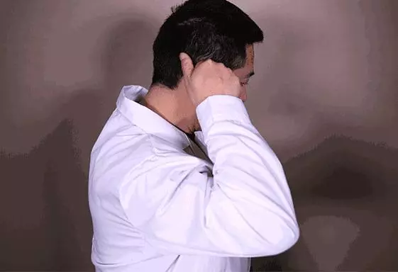 每天握拳100下,體內經絡通了,氣血足了,防止骨退化、預防近視及老花眼,身體越來越健康