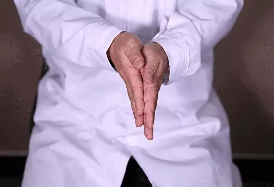 每天握拳100下,體內經絡通了,氣血足了,防止骨退化、預防近視及老花眼,身體越來越健康
