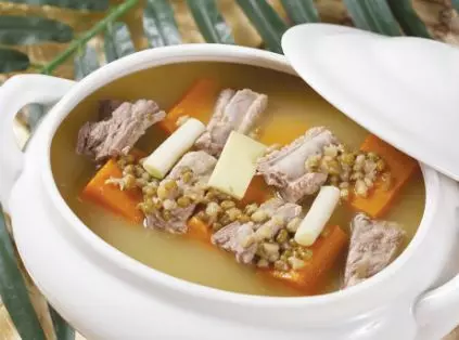 小姑子懷孕,婆婆天天燉肉,老公嘴饞掀開鍋蓋後,活生生趕走俺