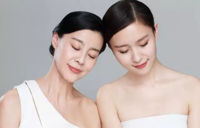 結婚時公婆送了一套房,度完蜜月發現屋裡有3個人,我當場大哭