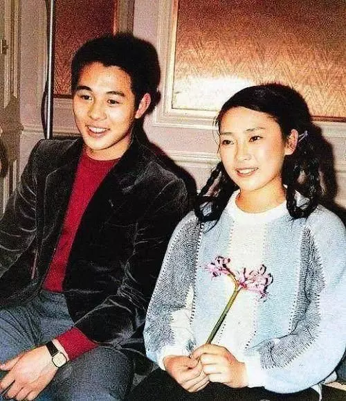 生兩個女兒仍不敵「真愛」,被李連杰拋棄後,她活得更幸福