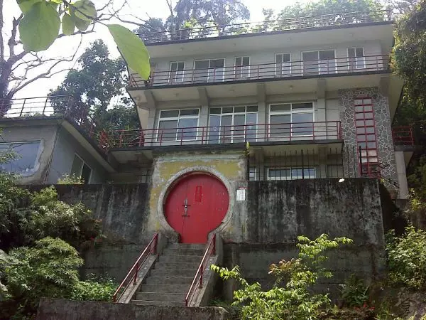 其實世間有36種鬼徘徊 遇到「美得太過分的女人」可能不知不覺已經帶走你魂魄!