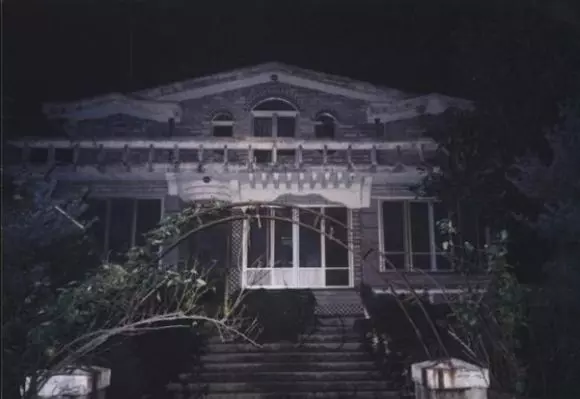 其實世間有36種鬼徘徊 遇到「美得太過分的女人」可能不知不覺已經帶走你魂魄!