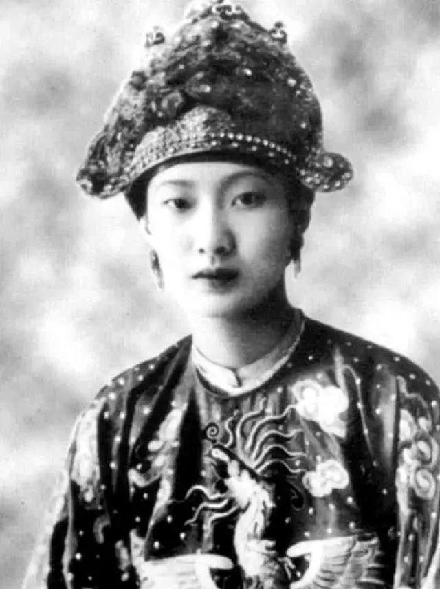 6張讓你滅掉「想娶公主當老婆」的各國公主照 伊朗那位直接半夜起來以為是房東!