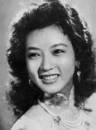 6張讓你滅掉「想娶公主當老婆」的各國公主照 伊朗那位直接半夜起來以為是房東!