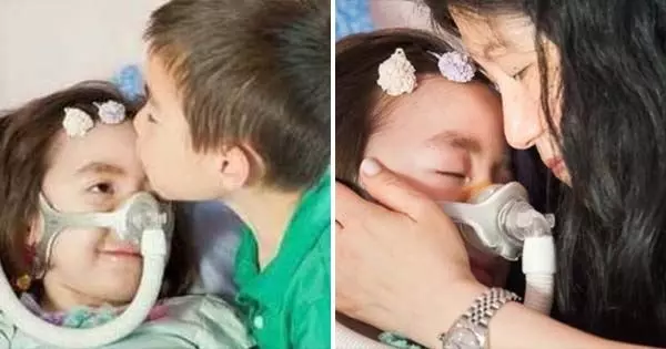 媽媽答應讓女兒接受安樂死…她完全閉上眼的瞬間,媽媽淚崩直說:她去了不痛的地方…