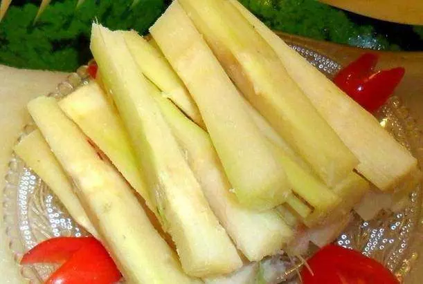 有一種水果, 比紅棗還補血, 號稱「補血之王」,而且便宜,現在正上市!氣色不好的朋友可以吃哦!