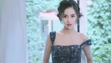 沒長著一張「濃妝臉」就別學baby熱巴,就像這些女明星~~