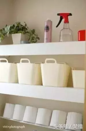 她僅用「伸縮桿+鐵網+塑膠束帶」收拾整屋雜物!曬出各種「神用法」屌打一堆高價好物!