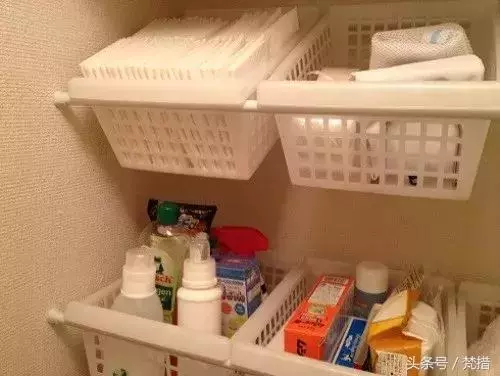 她僅用「伸縮桿+鐵網+塑膠束帶」收拾整屋雜物!曬出各種「神用法」屌打一堆高價好物!