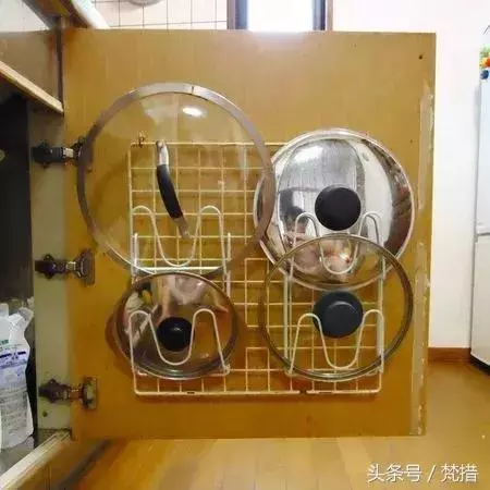 她僅用「伸縮桿+鐵網+塑膠束帶」收拾整屋雜物!曬出各種「神用法」屌打一堆高價好物!