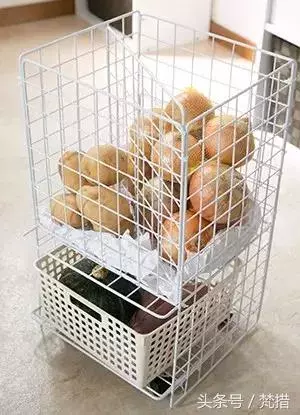 她僅用「伸縮桿+鐵網+塑膠束帶」收拾整屋雜物!曬出各種「神用法」屌打一堆高價好物!