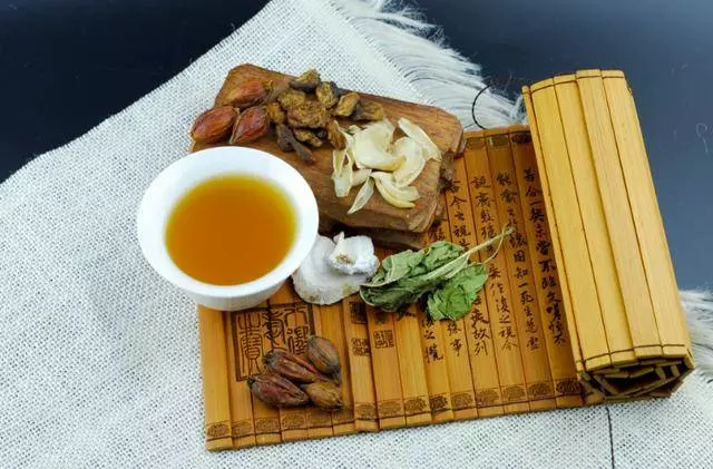 痛風的「死 對 頭 」,只需煎水喝, 一周尿酸就降了!