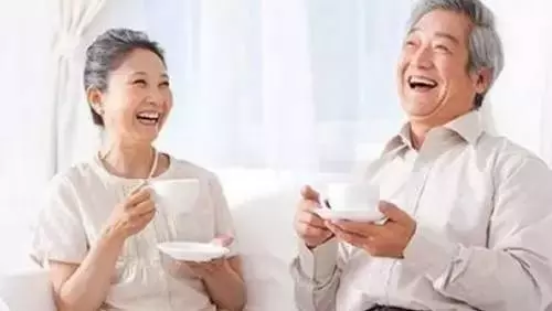 太驚訝!梳手心十分鐘,就能預防痴呆、腦中風,過了40要常做,現在知道還不晚!